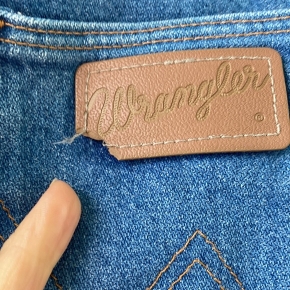 Vintage Wrangler High Waisted Jeans 30x33 TALL inseam - Picture 9 of 9